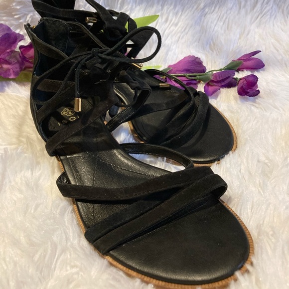 Isola Black Sandal Heels Suede Women’s Zips at Heel Size 7.5 - Picture 2 of 5